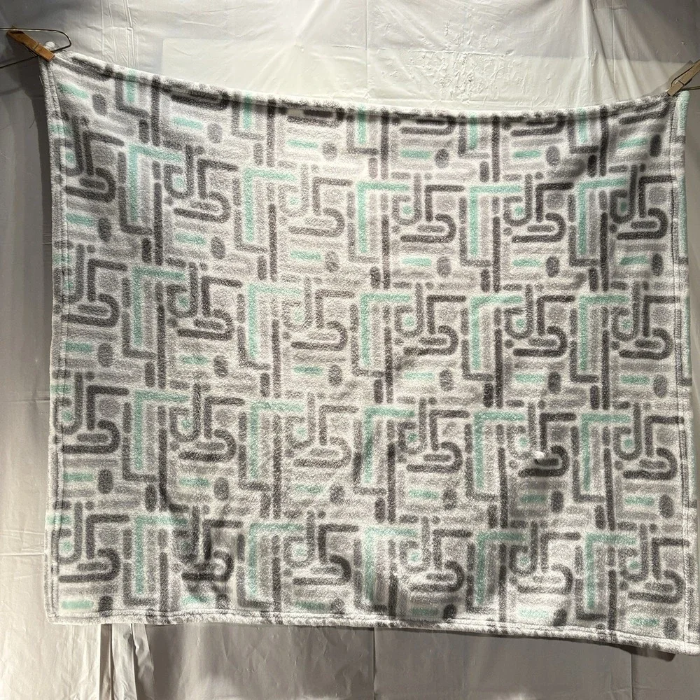 Luvable Friends Gray White Green Baby Blanket 30